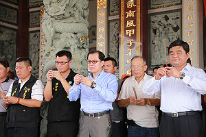 嘉義六腳順天府落成  張花冠缺席 雲林王張榮味參拜