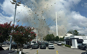 (影)美國獸醫中心爆炸 駕駛衝撞釀瓦斯外洩