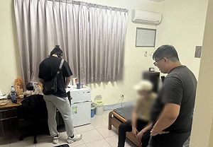 深夜街頭隨機拉車門行竊！10萬工程款遭偷   高雄警方跨縣市逮人