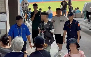 看球被擋視線「嗆殺人」！日籍男子因恐嚇公訴罪函送偵辦