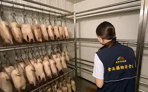 豐原烤鴨害300人食物中毒！業者鞠躬道歉  已委託第三方處理賠償