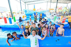 林園夜市辦水陸氣墊樂園   張耀中允當選後爭取地方特色遊戲場