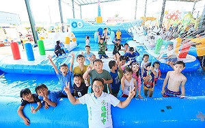 林園夜市辦水陸氣墊樂園   張耀中允當選後爭取地方特色遊戲場  