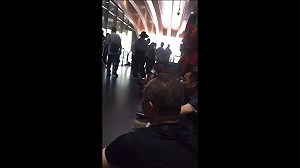 (影) 中國經濟發展停滯! 工廠接連倒閉民眾維權 網諷:「好日子」還在後面