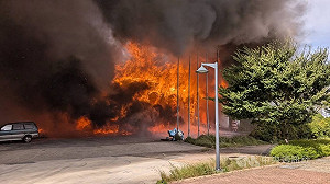 桃園龜山樣品屋火警無人傷亡 消防持續灌救