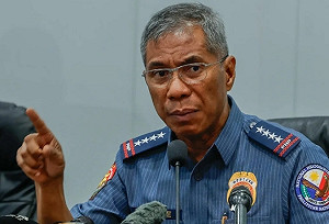 菲「冠軍警長」遭解職! 曾逮捕杜特地 上任不到3月 成最「短命」警察總長