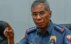 菲「冠軍警長」遭解職! 曾逮捕杜特地 上任不到3月 成最「短命」警察總長