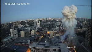 (影) 俄再襲基輔 ! Bayraktar無人機工廠全被炸 半年4挨轟 烏軍工受重創