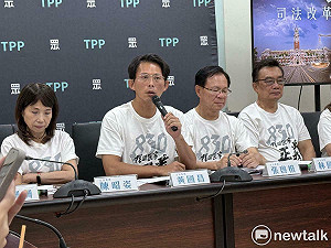 民眾黨青年部發「同意暑假延役」遭酸 黃國昌藉機諷綠:難道32比0很好笑?