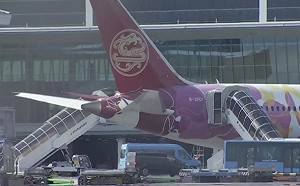 中國國際班機3天3事故! 吉祥航空滑行時機翼擦撞赫爾辛基機場客梯車