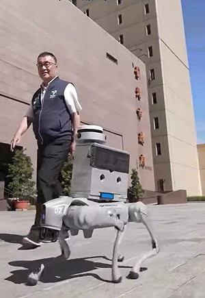 中國機器狗恐資安疑慮  李四川喊別逢中必反 許美華:國軍應集體去市府抗議!