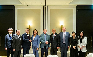 美參院軍委會主席閃電來台、今晨與韓國瑜及朝野立委會面