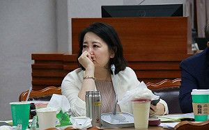 吳思瑤批藍白蠻橫刪減文化預算 感慨「為文化受霸凌而落淚」 