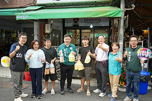 賴瑞隆十全市場掃街  再回擊柯志恩只顧黨意不顧民意