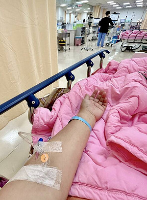 健康亮紅燈!綠委伍麗華腰痛、發燒又胸痛 掛點滴急診後宣布停工2天