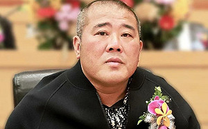 中職假球案主謀「雨刷」議員蔡政宜被逮！涉洗錢與恐嚇光電業者　桃機出境前遭拘提