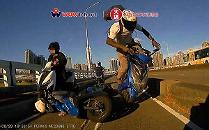 (影)重新橋機車道4車連環撞！騎士飛起重摔驚悚畫面曝光