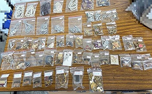 苗栗工班趁整修竊80萬聚寶盆 警方跨縣逮人起出贓物