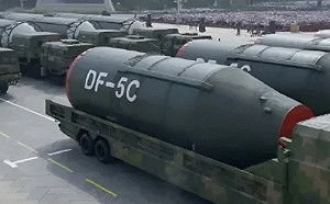 中國大閱兵新武器亮相! 覆蓋全球核導彈、殲-35、無人機、空投坦克成焦點