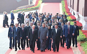 (影) 活到150歲來源是這裡?習、普閱兵聊永生 神秘「981首長健康工程」曝光