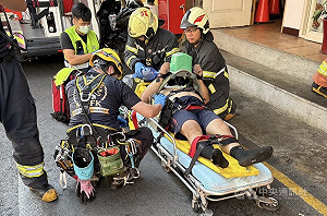 新北監視器維修工墜落電梯井　命危送醫