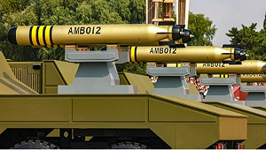 北京閱兵最「土豪」水下兵器! 罕見通體金黃塗裝 「暗影刺客」還有小翅膀