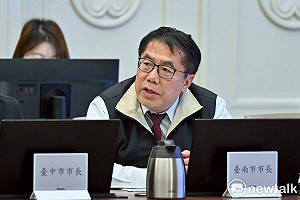 盜黃偉哲頭貼喊停班課遭法辦！ 小草稱若藍白就不會報警 網拿「這縣市」例子狠打臉 