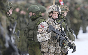 (影) 美撤東歐軍援嚇到北約! 烏軍大捷 : 毀俄砲火、擊沉軍艦還俘9士兵