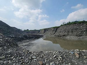 高雄美濃大峽谷盜採案「非法獲利2億」 前議員助理12人遭起訴