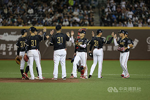 林智勝引退賽首戰獲保送　陳子豪2打點助龍搶勝