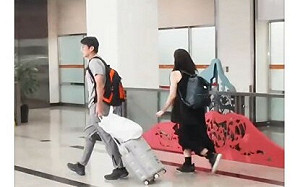 赴日見橘子?黃國昌被抓包現身機場遭酸「整天說什麼要公開透明」