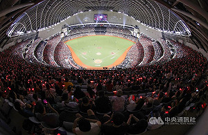 中職單季觀眾首破300萬大關  洪一中直呼與有榮焉