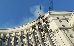 俄射13飛彈805無人機 基輔政府大樓首度受損、釀至少2死17傷