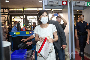 京華城案交保 柯文哲下午將赴北院戴電子腳鐶