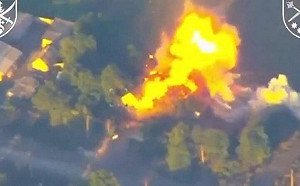 (影) 愛上偷挖地道戰了? 俄軍頓涅茨克鑽地想偷襲 烏無人機炸出口殲滅