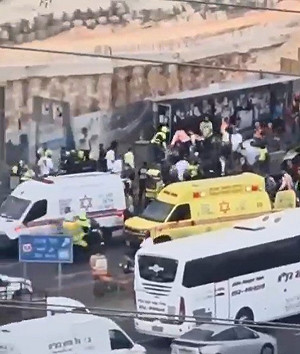 以色列再遭恐攻! 2巴勒斯坦槍手襲擊公車站持衝鋒槍掃射釀6死22傷