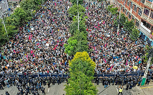 (影) 尼泊爾「Z世代大起義」! 封社群引暴動釀19死、逾百傷 政府全面退讓