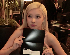 Kpop世上第一人！Rose洗腦神曲〈APT.〉奪VMA年度歌曲獎