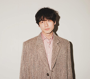 男神崩壞？坂口健太郎爆三角戀「有女友還劈腿女星」