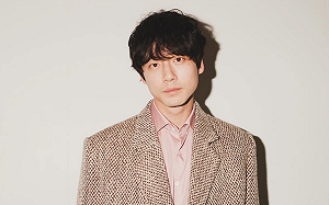 男神崩壞？坂口健太郎爆三角戀「有女友還劈腿女星」