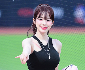 李多慧不捨媽媽返韓「哭到眼睛腫」！落淚畫面曝光惹心疼