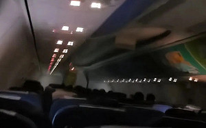 (影) 南航珠海飛太原航班突遇強氣流 乘客嚇哭迫降石家莊延誤近6小時