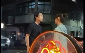 「我老公剛死你就要約我」對白瘋傳！大安區情侶吵架爆紅影片  竟是演的