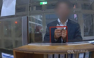 男子手機掉公車誤報班次  台中警細心比對路線尋回