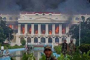 協助因動亂滯留的外國公民出境  尼泊爾開方便之門
