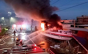 飯店業者800萬遊艇被燒毀！縱火女子犯案原因超離譜