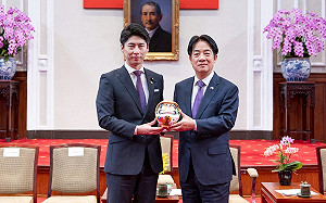 自民黨青年局與女性局要求舉辦黨總裁候選人辯論會