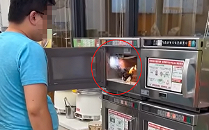 超商驚魂！微波「木製餐盒」起火   網傻眼：天兵顧客太多