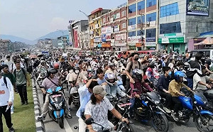 （影）她負責穩定尼泊爾政局! 73歲前首席大法官卡爾基宣誓就任過渡總理 