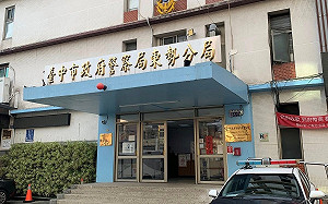 台中駕駛無照、亂丟垃圾還說停就停！民眾PO網抱怨  警：已開出21張罰單